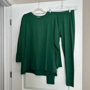 Zenana Outfitters Forest Green Top and Pants